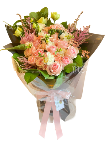 **KBQ508** Pink Roses in Vintage style Long Bouquet <br>粉玫瑰長形花束 