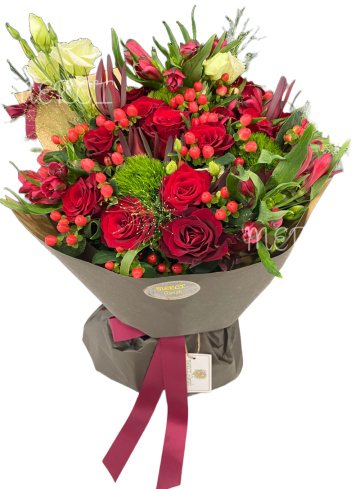 **KBQ515** Red Roses in Green Garden Round Bouquet <br>綠田園紅玫瑰圓形花束 