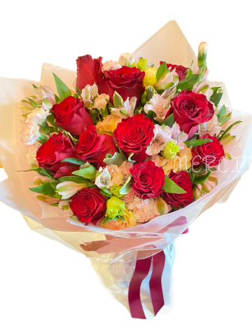 **KBQ528** Red roses Alstroemeria Round Bouquet<br>紅玫瑰小百合圓形花束 