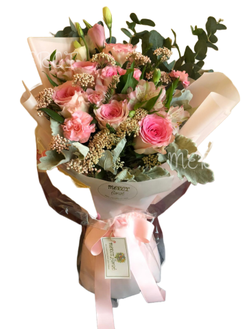 **KBQ556** Pink Roses Dusty Miller Long Bouquet<br>粉玫瑰銀葉長形花束 